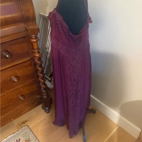 Farm-Rio Spaghetti Strap Lace-Trim Midi Dress in a dark red. - Picture 7 of 11